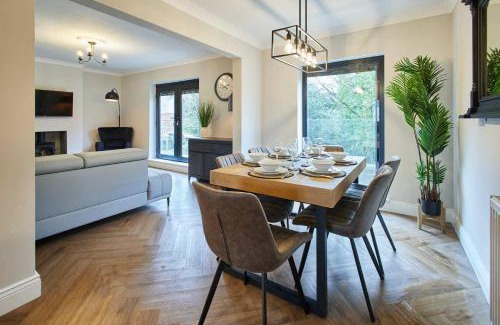 Great Ayton House | Great Ayton Townhouse Retreat-Sleeps 6-3Bed-2Bath