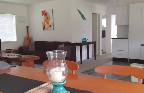 Great Barrier Island House | Great Barrier Island Okiwi AshleyRose cottage.