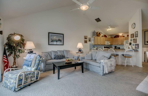 Avalon House | Great "Bayfront" townhouse located over the 21st Street bridge with great bayviews