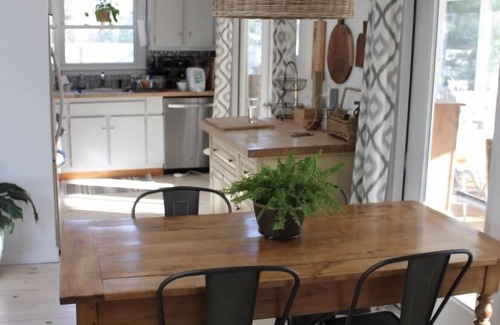 Barnes Landing Cottage | Great Beach Cottage Just Minutes From Amagansett!