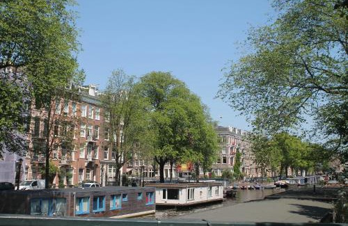 Van Lennepbuurt Bed & Breakfast | Great Bed and Breakfast Amsterdam