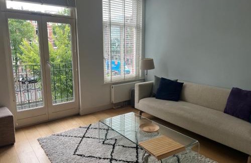 Van Lennepbuurt Bed & Breakfast | Great Bed and Breakfast Amsterdam