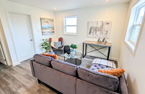 Drummond-North Elmsley Hotel | Great Blue Resorts - McCreary's Beach
