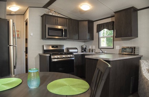Bracebridge Cottage | Great Blue Resort : Bonnie lake Resort Muskoka - 2 Bedroom Cottage