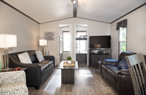 Bracebridge Cottage | Great Blue Resort : Bonnie lake Resort Muskoka - 2 Bedroom Cottage