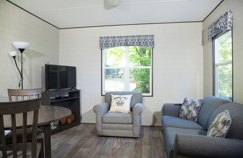 Bracebridge House | Great Blue Resort Bonnie Lake Resort