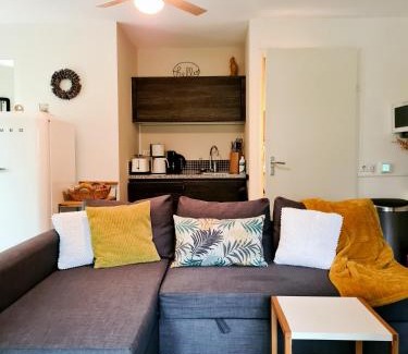 Amsterdam East Bed & Breakfast | GREAT CANAL STUDIO - AC, Water view & Free parking
