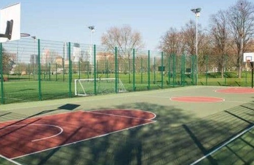 Larkhall Apartment | Great Central Ground floor flat with free parking child friendly vauxhall