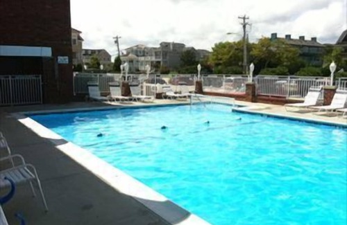 Admiral Estates Condo | Great Condo Close to the Beach