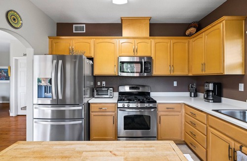 Santa Barbara Condo | Great Condo with easy 5 minute access to beaches, downtown, and the airport