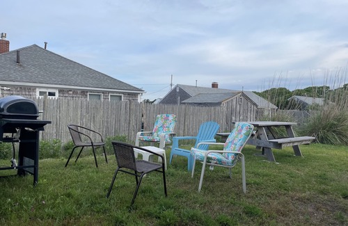 West Hyannisport Cottage | Great Cottage at Craigville Beach! "Knoll side"