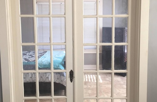 Capital View Cottage | Great Cottage centrally located in Little Rock. Close to I-630