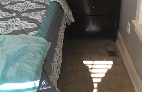 Capital View Cottage | Great Cottage centrally located in Little Rock. Close to I-630