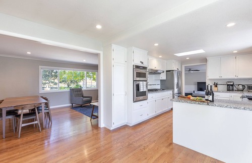 Sebastopol House | Great country property close to town and wineries in Sebastopol