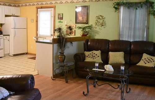 Hiawassee Cabin | GREAT DEAL $85 per night ON BEAUTIFUL HIAWASSEE RIVER