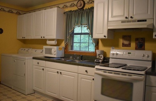 Hiawassee Cabin | GREAT DEAL $85 per night ON BEAUTIFUL HIAWASSEE RIVER