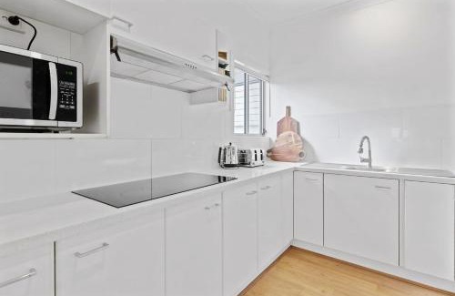 Cessnock House | Great Entertainer Heated Pool Fireplace Firepit