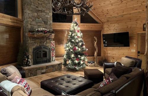 Duck Creek Village House | Great Escape Retreat Hot Tub Fire Pit