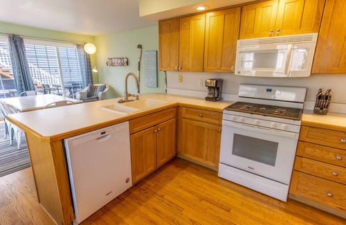 Michigan City Cottage | Great family beach house in Beachwalk Resort across from Lake Michigan beach