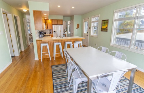 Michigan City Cottage | Great family beach house in Beachwalk Resort across from Lake Michigan beach