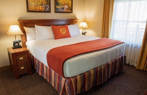 Chalet Village North Resort | Great Family getaway resort. Indoor pool, 5 minutes to snowboarding and skiing.