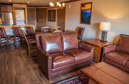 Chalet Village North Resort | Great Family getaway resort. Indoor pool, 5 minutes to snowboarding and skiing.