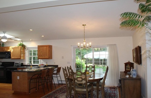 Clearwater Beach House | Great family home in the Springs, walk to Private Beach