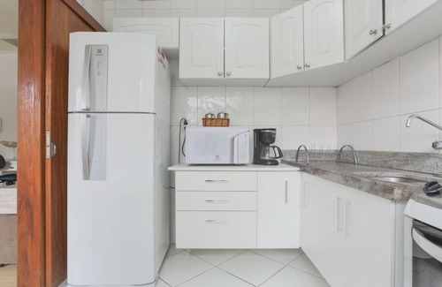 Passo da Areia Apartment | Great fit, Iguatemi Mall, Bourbon Country Mall, American Consulate