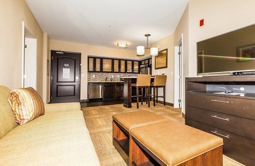 Farragut Apartment | Great for Business Travelers! Free Breakfast + 24h Business Center
