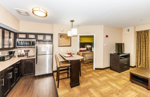 Farragut Apartment | Great for Business Travelers! Free Breakfast + 24h Business Center