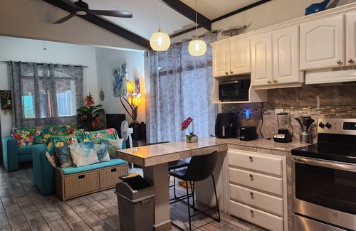 Esterillos Oeste House | GREAT FOR COUPLES & SNOWBIRDS - LOVELY HOME -nINCREDIBLE BEACH - POOL - PATIO n
