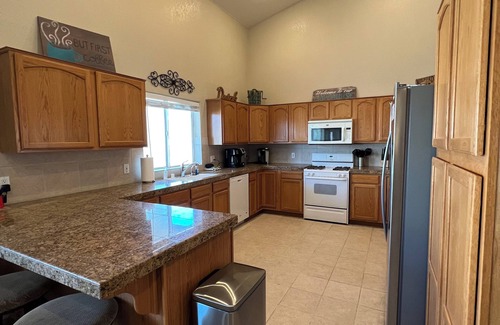 Bullhead City House | Great for families. Den is 4th bedroom with full bunk beds. Gated Community