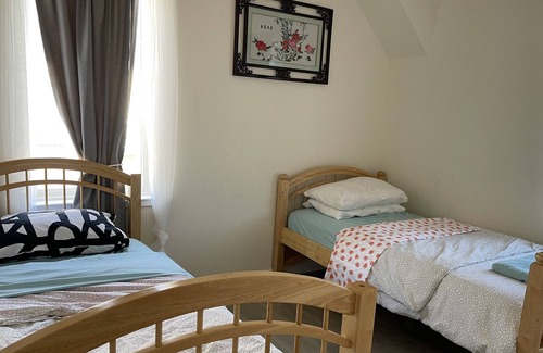 Dimond House | Great for team/families/Easy commute nice3houses/parkings/washer Dryer /1 price