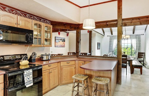 West Alameda House | Great for Traveling professionals? Perfect for longer stays!