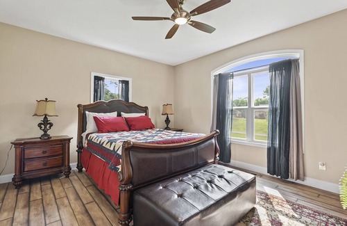 Kingston House | Great get away for relaxation at The Overlook
