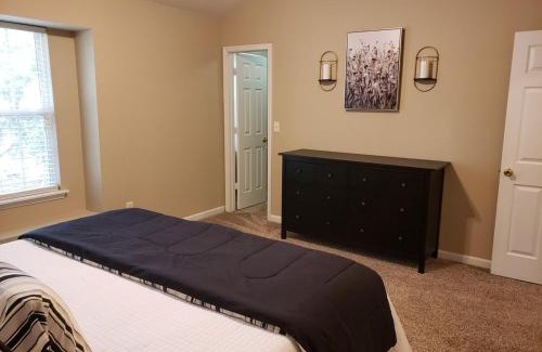 Davis Lake - Eastfield House | Great Getaway Charlotte