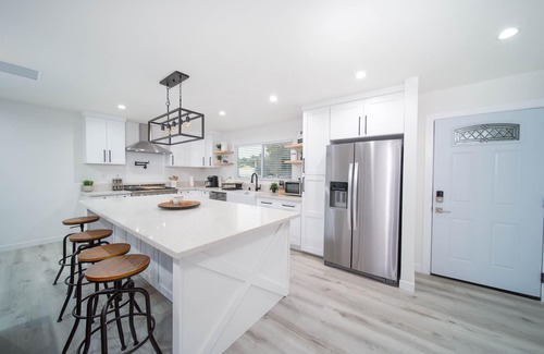 Canyon Country House | Great getaway close to Castaic Lake, Six Flags.
