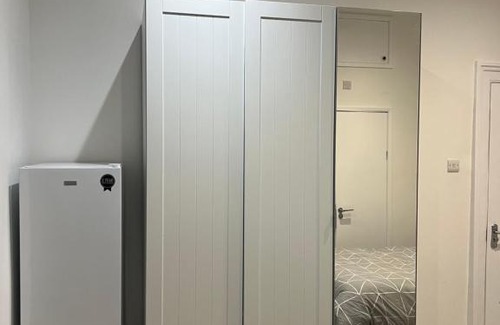 West Ealing Apartment | Great ground floor studio in ealing