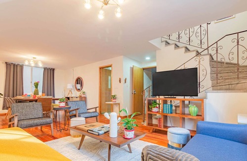 Miguel Hidalgo House | Great Group Stay, Patio & BBQ, Polanco 4 km Drive!