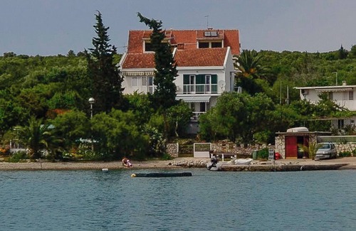 Loviste House | Great Holiday Home in the idyllic bay.