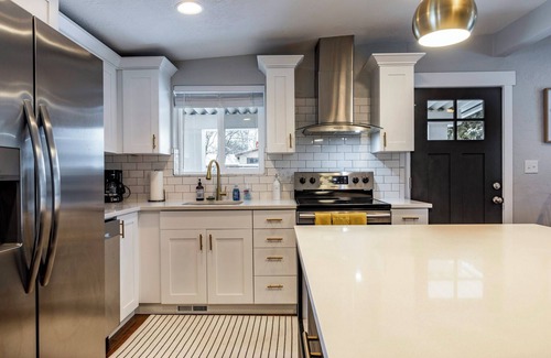 Millcreek House | Great Home Minutes to Airport, Interstates, Mountains, Park City, & Ski Resorts!