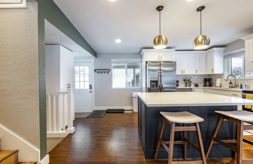 Millcreek House | Great Home Minutes to Airport, Interstates, Mountains, Park City, & Ski Resorts!