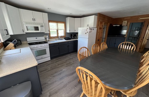 Southern Coast House | Great home on a private road across the street from Wells Beach.