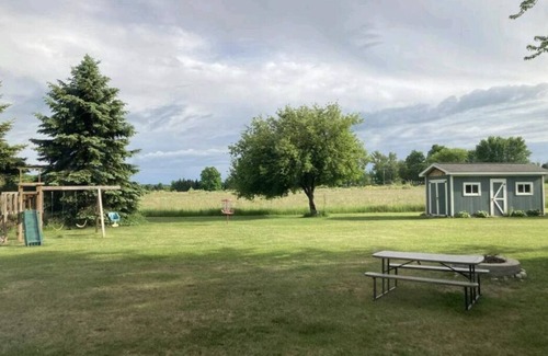 Acme House | Great home right next to the HORSE SHOW! A perfect place for your visit!nn