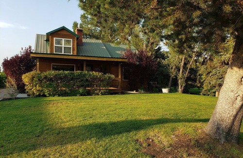 Pinedale House | Great in-town location