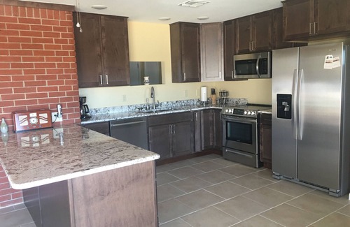 Kingsland House | Great lake house with best private beach. Kayaks and games! Kids friendly!