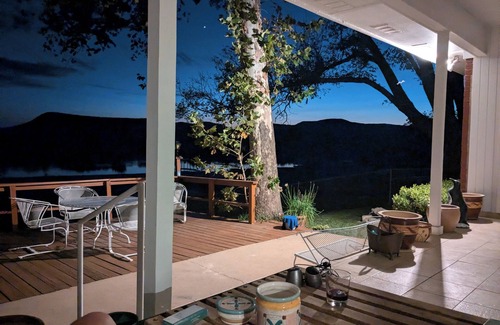 Kingsland House | Great lake house with best private beach. Kayaks and games! Kids friendly!