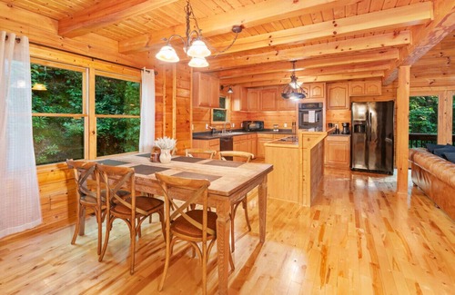 Marion Cabin | Great Life At Grants Mountain Hot Tub-Fire Pit-WiFi-Fireplace