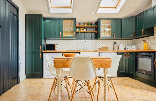 Barnstaple House | Great Lilly Cottage