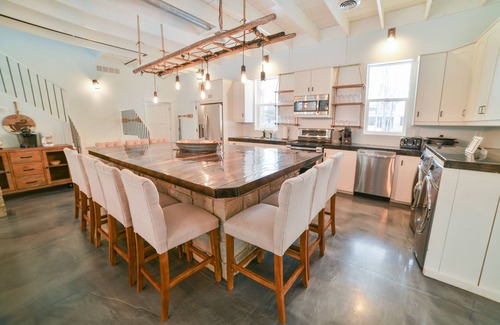 Fish Creek House | GREAT location across from YMCA. Can accommodate LARGE groups